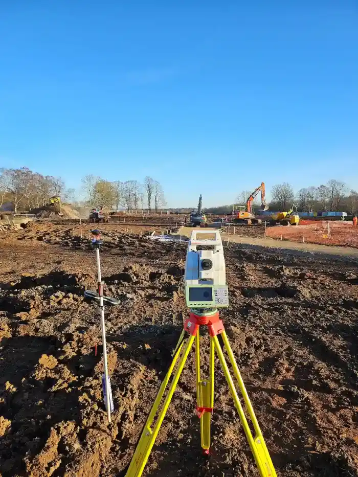Construction setting out using Leica robotic total station on a live building site